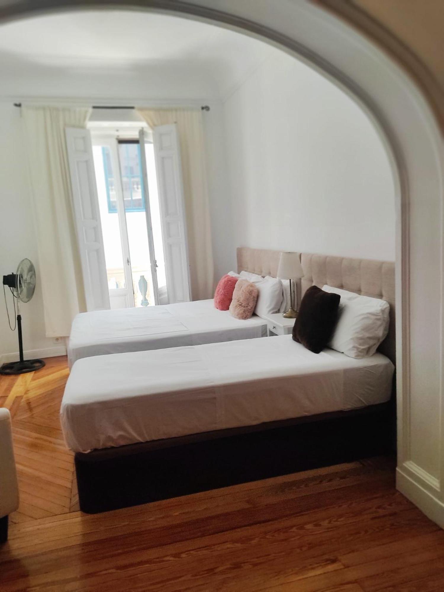 Grand Via House Hotel Мадрид Екстериор снимка