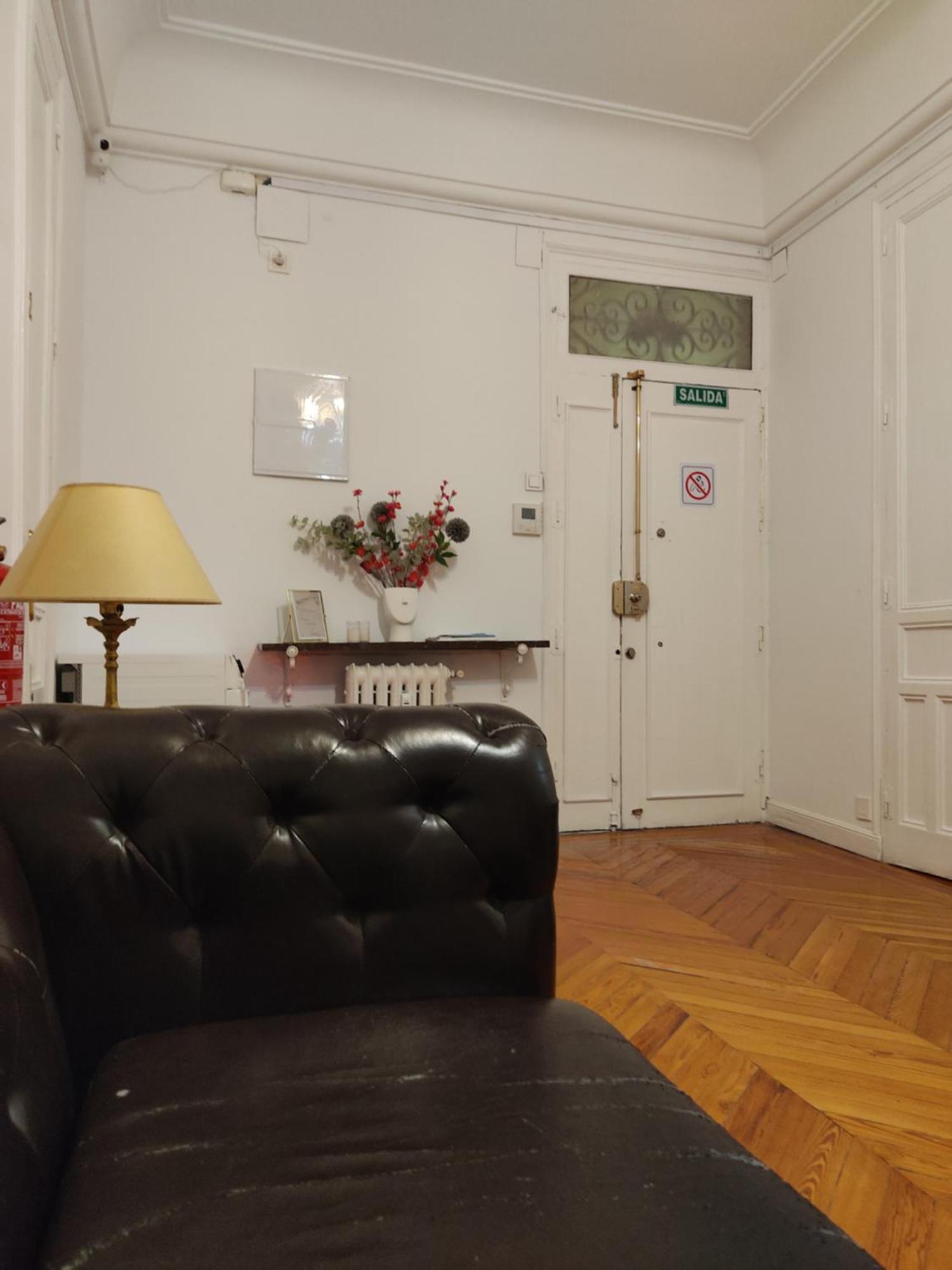 Grand Via House Hotel Мадрид Екстериор снимка