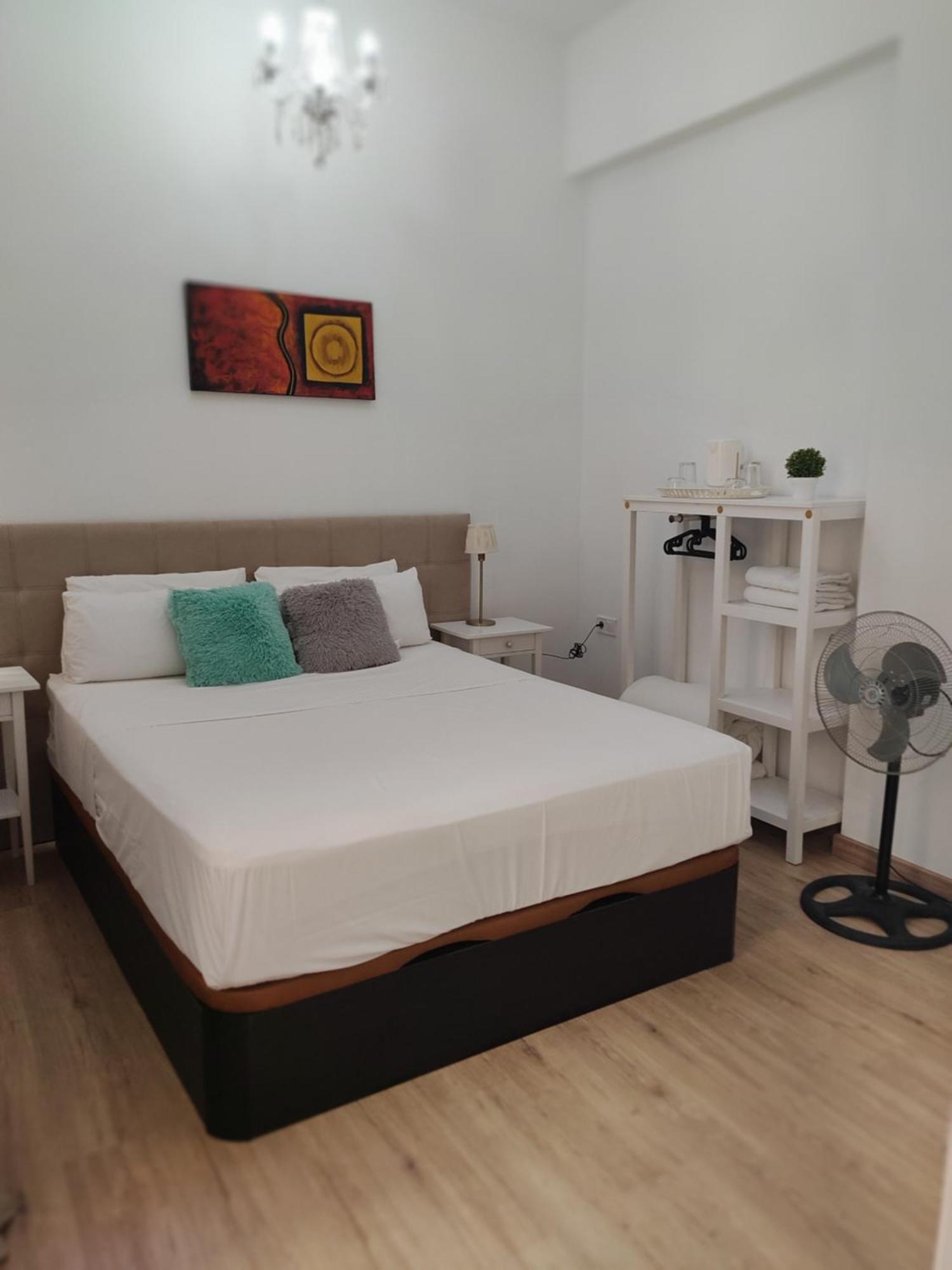 Grand Via House Hotel Мадрид Екстериор снимка