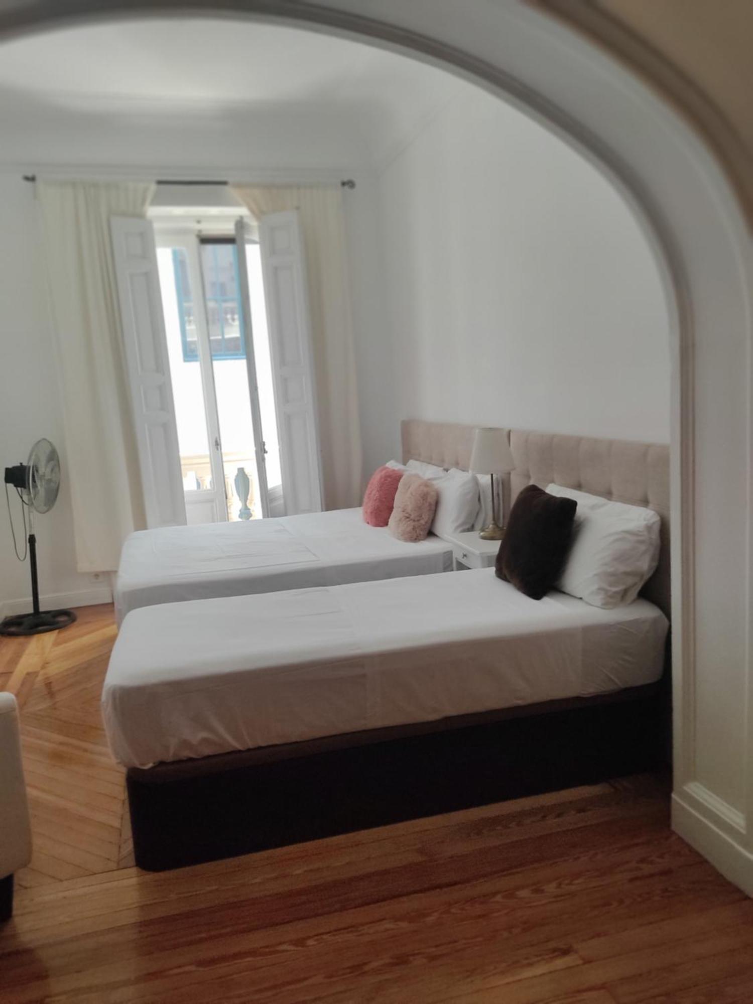 Grand Via House Hotel Мадрид Екстериор снимка