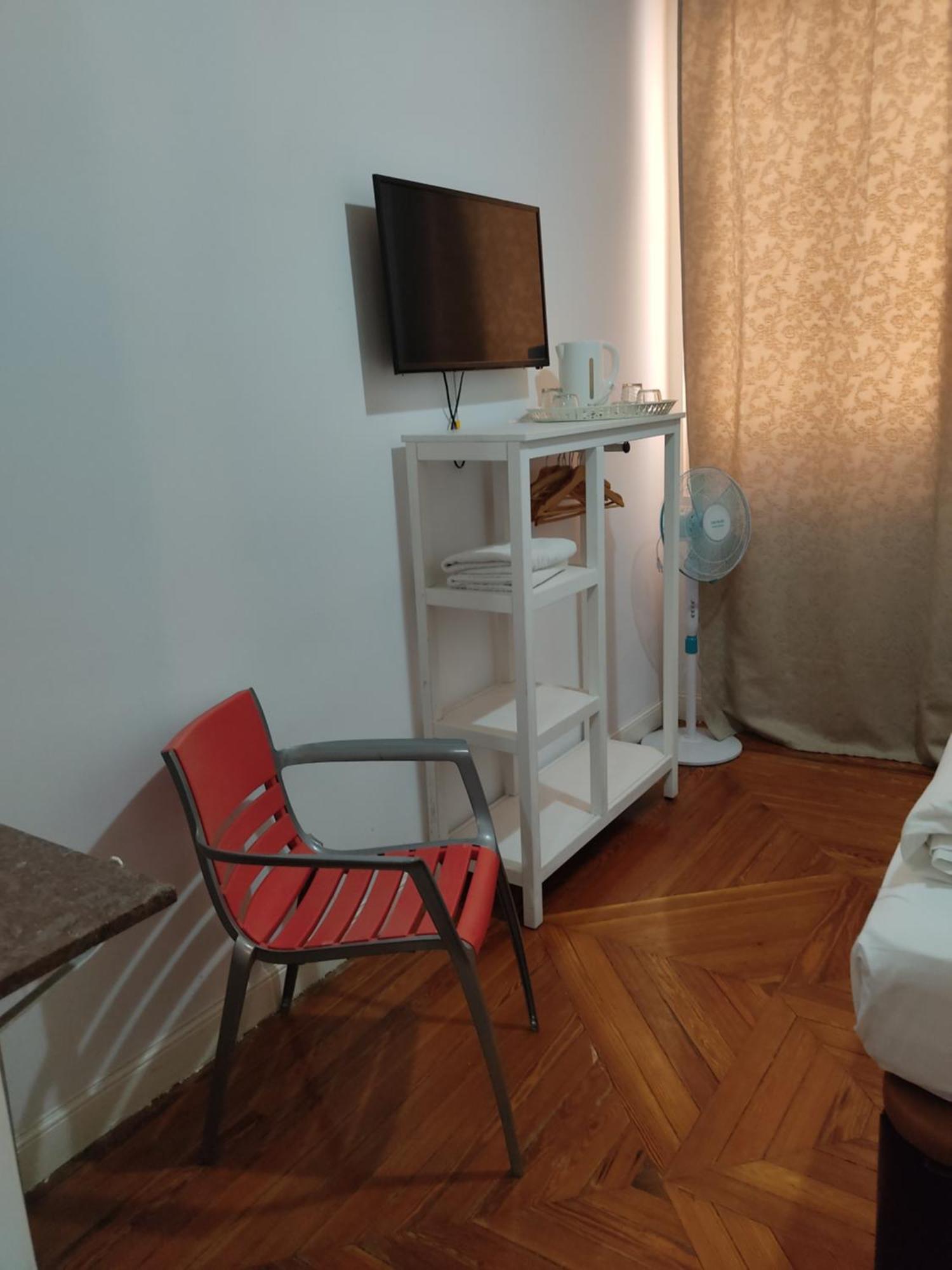 Grand Via House Hotel Мадрид Екстериор снимка