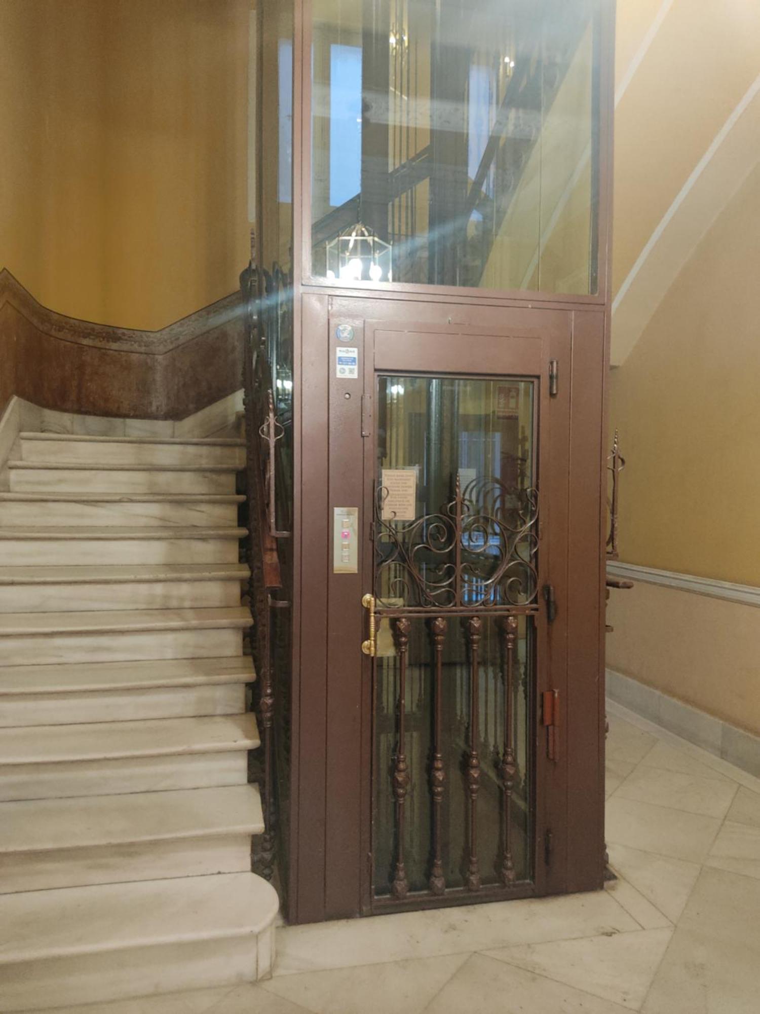 Grand Via House Hotel Мадрид Екстериор снимка