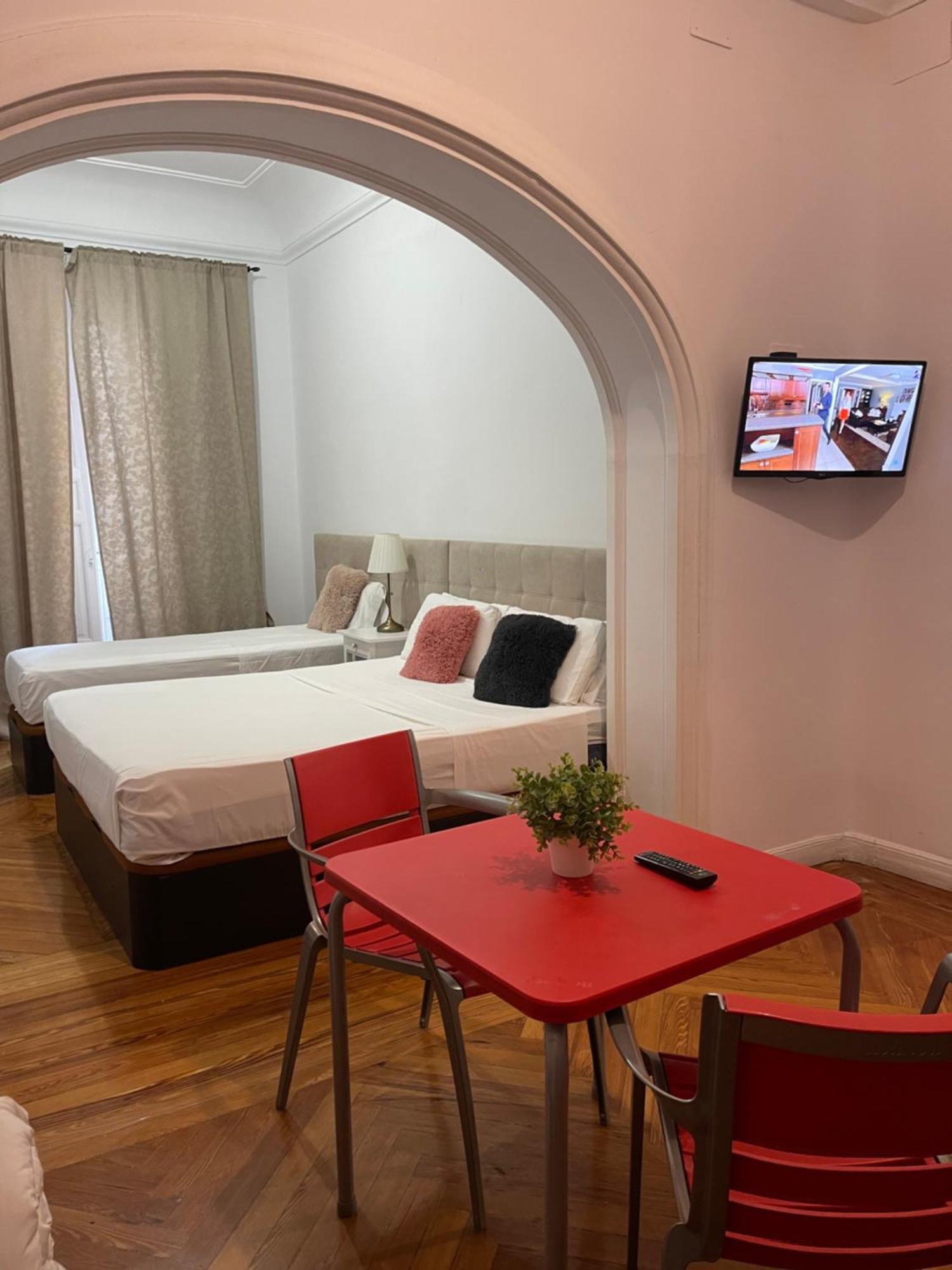 Grand Via House Hotel Мадрид Екстериор снимка